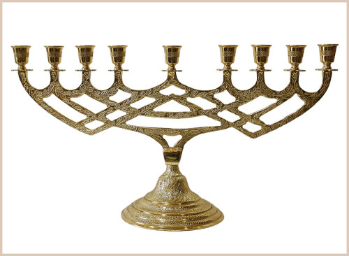 Candelabro Menorah dorado labrado EUCARISTÍAS SOLEMNES ALTAR SIGNOS CAMINO NEOCATECUMENAL
