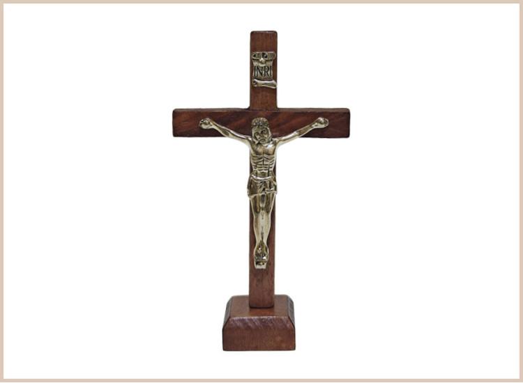Cruz madera de olivo con cristo